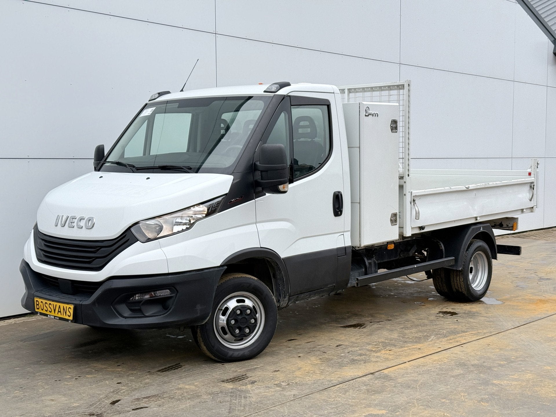 Iveco Daily 35C16 3.0 L4 Kipper Dubbellucht Airco Cruise Con, Achterwielaandrijving, Gebruikt, Zwart, 4 cilinders