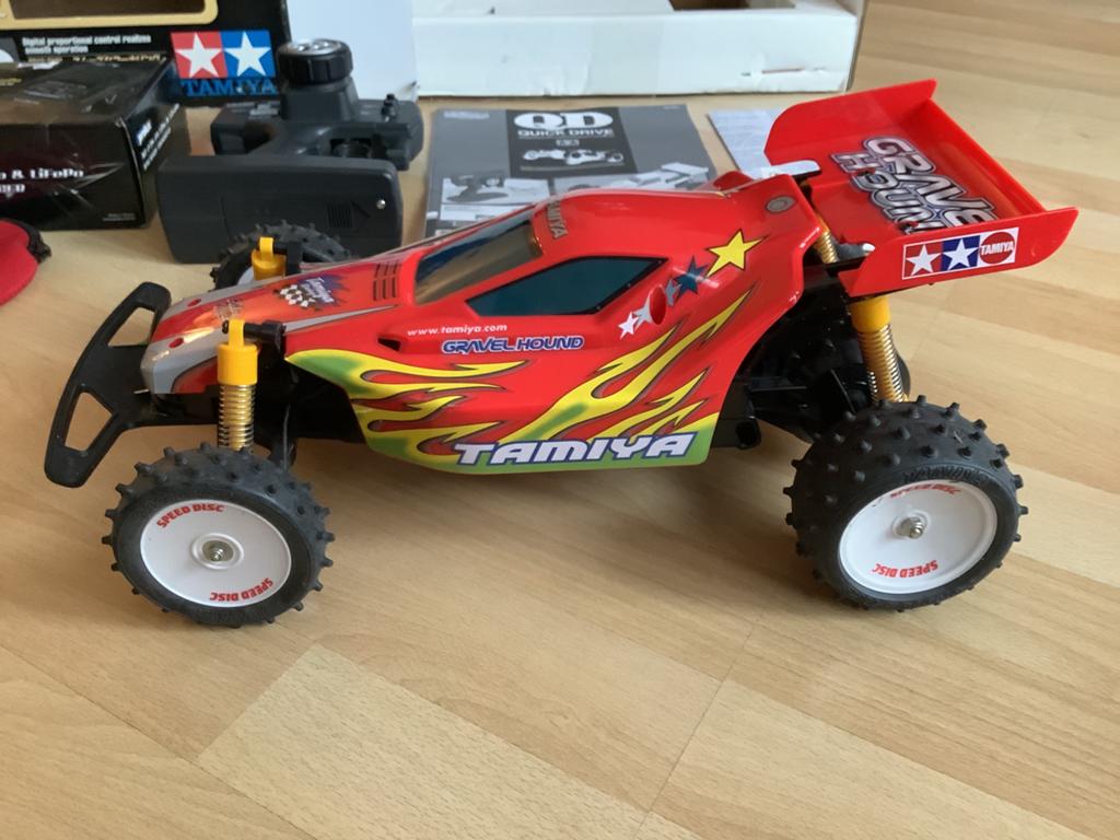 tamiya 1/10 gravel hound qd buggy 2 accu’s en lader + doos, Hobby en Vrije tijd, Modelbouw | Radiografisch | Auto's, Auto offroad
