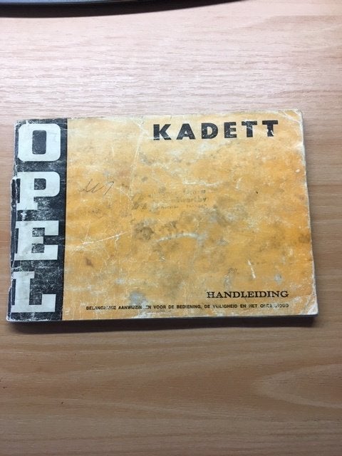 Opel Kadett Handleiding 1974 - In goede conditie  NL, Ophalen of Verzenden