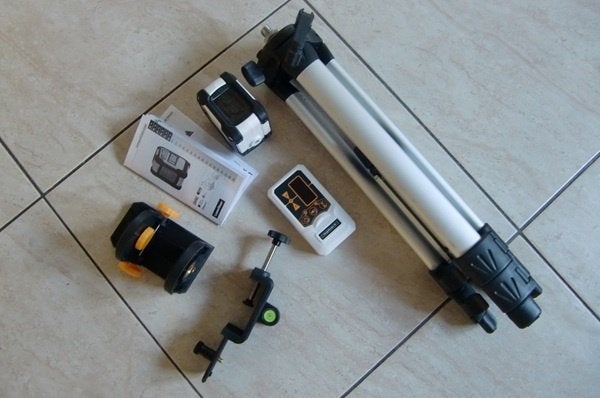 Laserliner kruislaser met ontvanger en statief, Doe-het-zelf en Verbouw, Meetapparatuur, Ophalen of Verzenden, Zo goed als nieuw