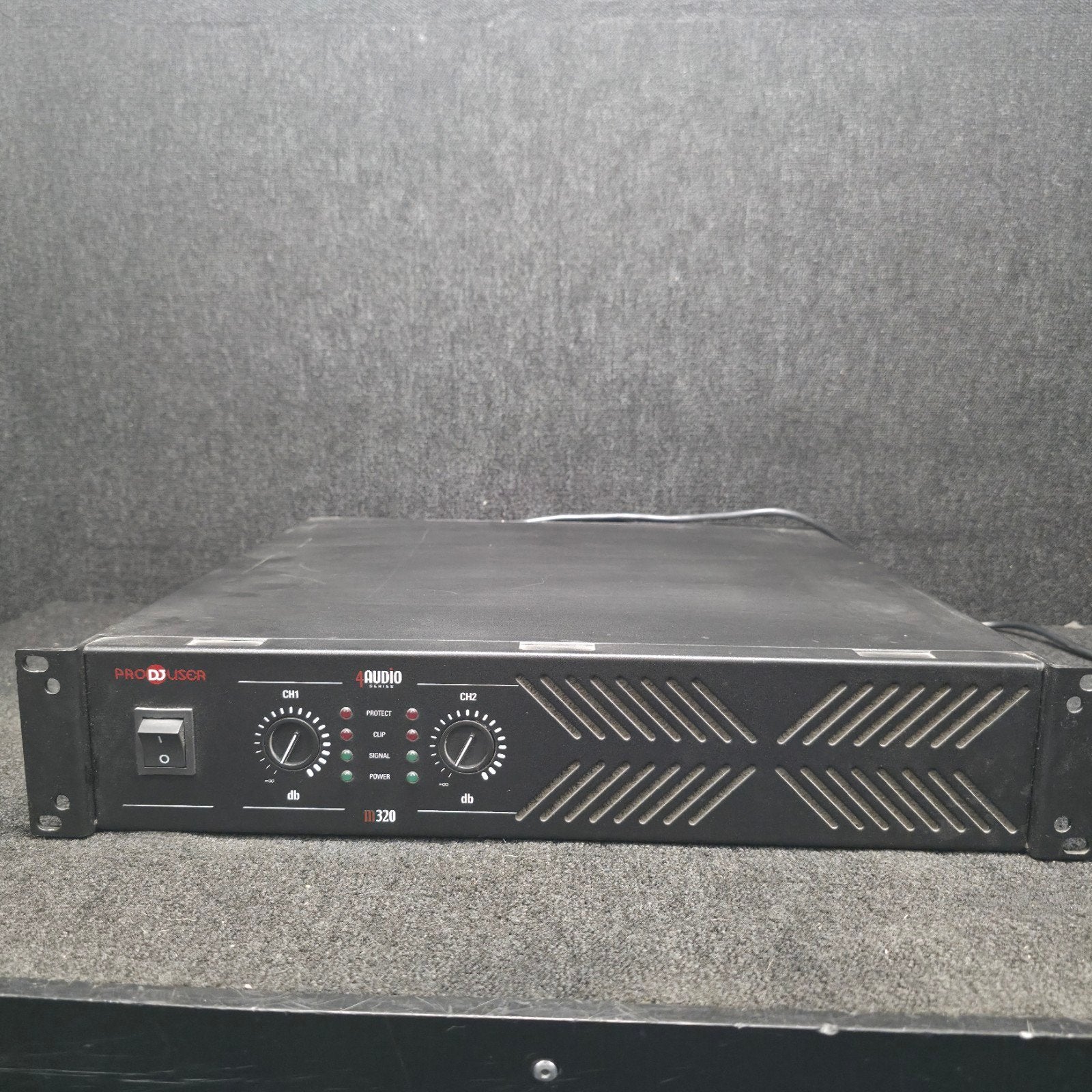 PRODJUSER  M320  versterker   2 x 450 watt, Ophalen of Verzenden, Gebruikt, Overige merken