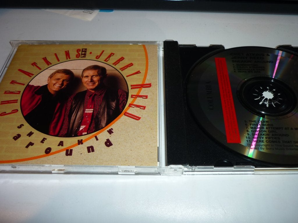 Chet Atkins & Jerry Reed - Sneakin' Around CD, Inclusief boekje, Ophalen of Verzenden, Zo goed als nieuw, Country