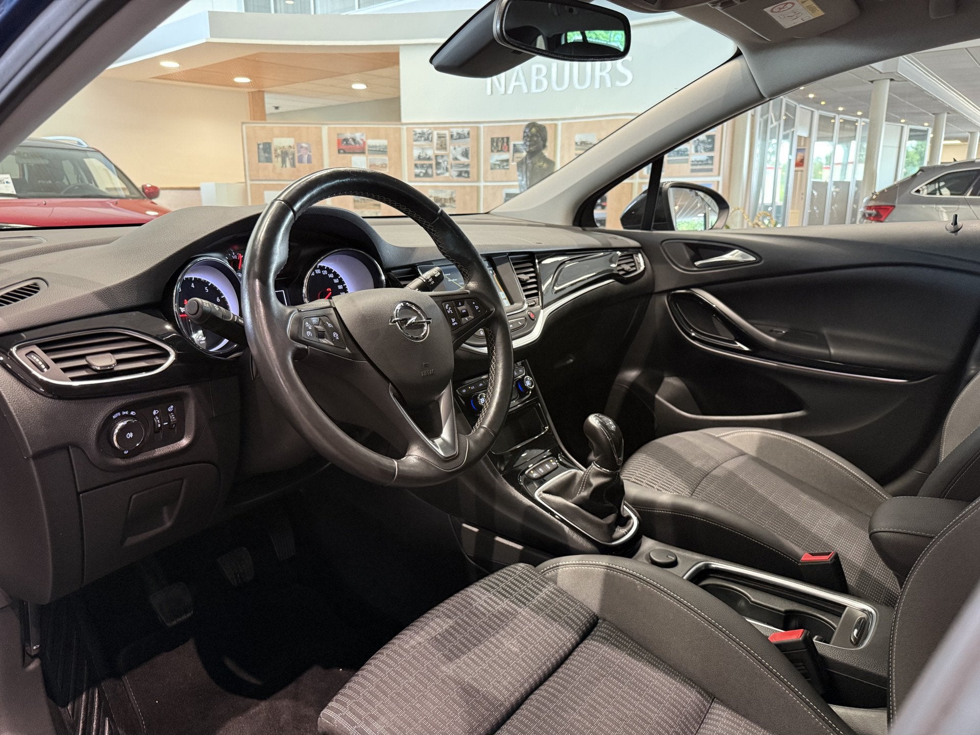 Opel Astra Sports Tourer 1.2 Business Elegance NL auto, Trek, Auto's, Opel, Voorwielaandrijving, 12 maanden, Euro 6, 1199 cc