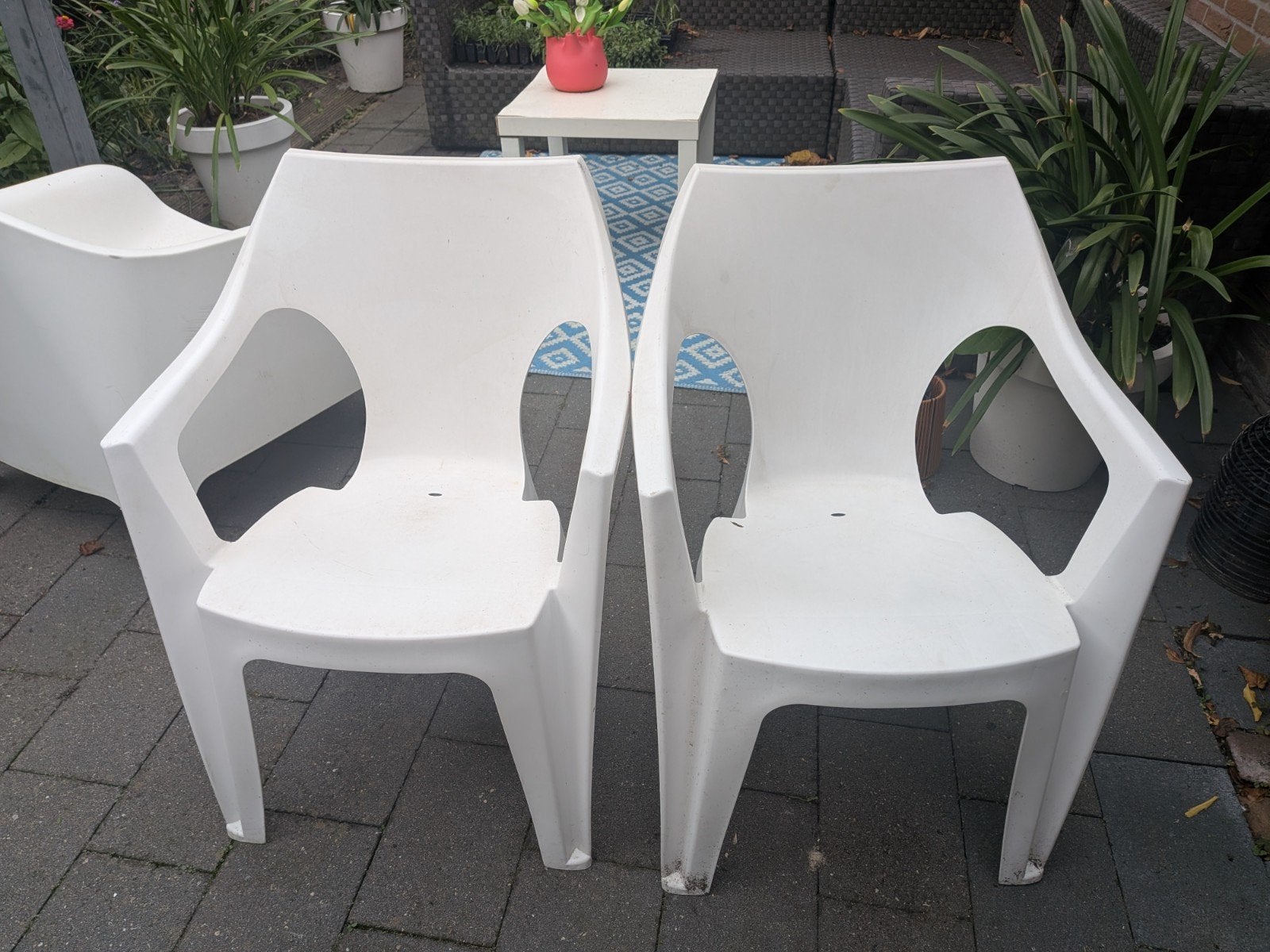 Witte kunststof tuinstoelen (2 stuks), Ophalen of Verzenden, Gebruikt, Kunststof