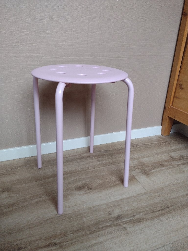 Roze krukje, Huis en Inrichting, Krukjes, Ophalen, Zo goed als nieuw, IJzer