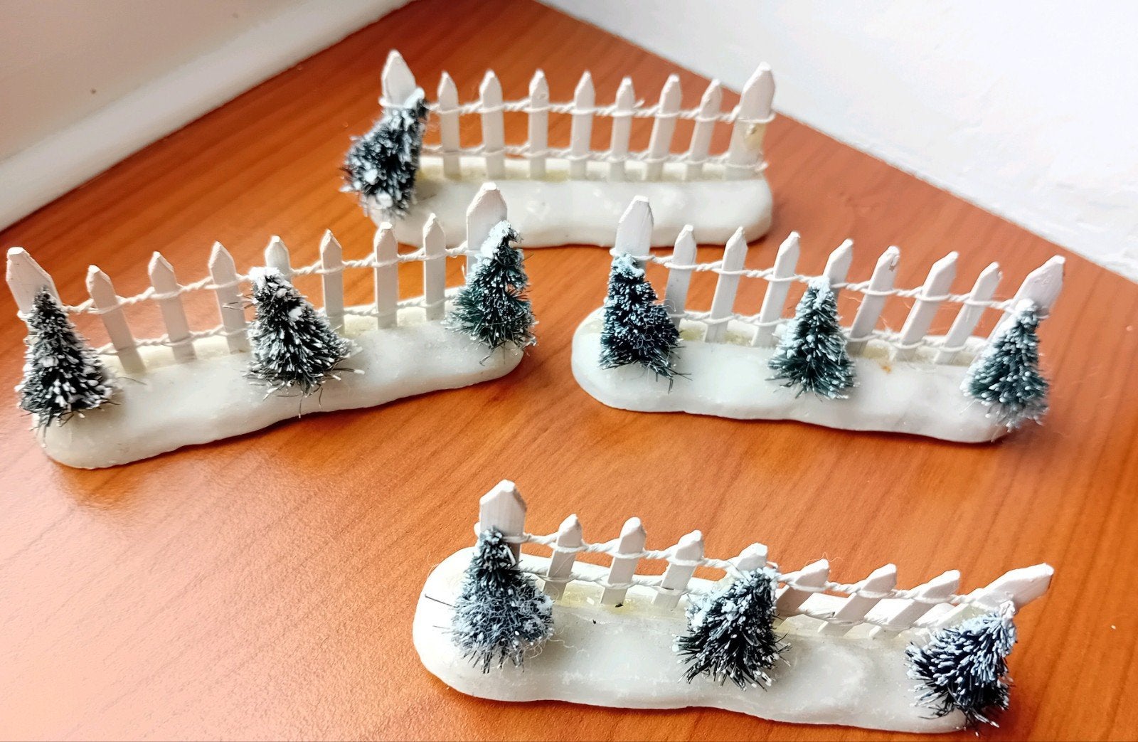 4 hekjes voor Kerstdorp, Diversen, Ophalen of Verzenden, Nieuw