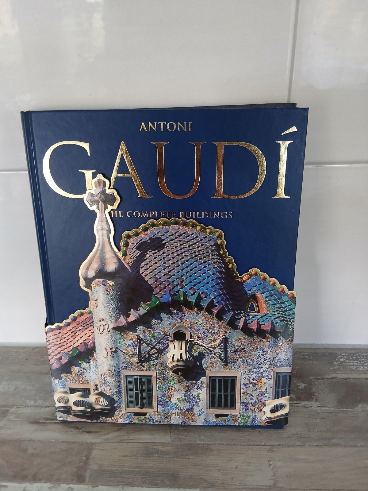 Antoni Gaudí: The Complete Buildings - Architectuur Boek, Ophalen of Verzenden, Zo goed als nieuw, Architectuur algemeen, Antoni Gaudí