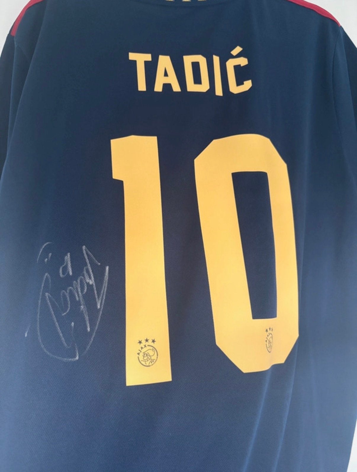 Gesigneerd Ajax shirt Dusan Tadić - Nummer 10, Ophalen of Verzenden, Zo goed als nieuw, Ajax, Shirt