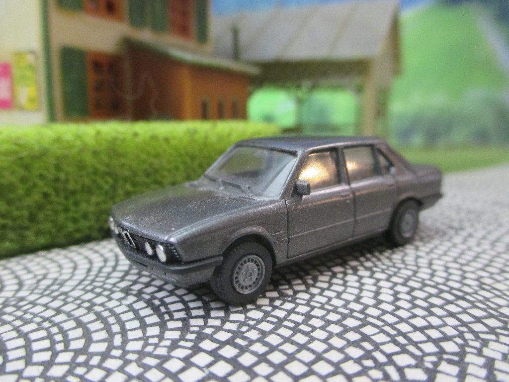BMW E28 5-serie 518 / 520 / 525 i Herpa metallic antraciet, Ophalen of Verzenden, Zo goed als nieuw, Auto, Herpa