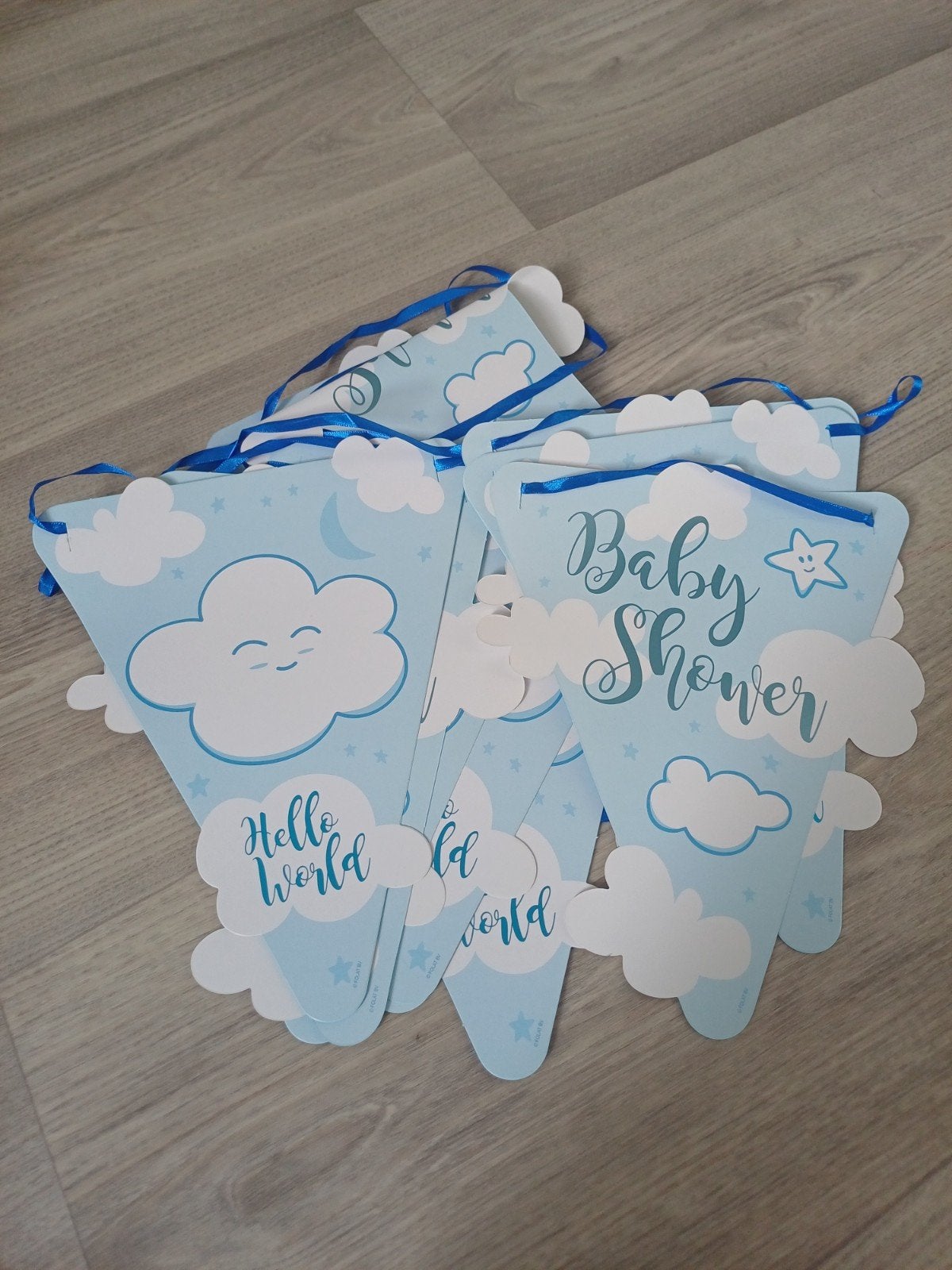 Baby Shower Slinger - Hello World - Blauw met Wolken, Ophalen, Nieuw, Versiering, Geboorte of Huwelijk