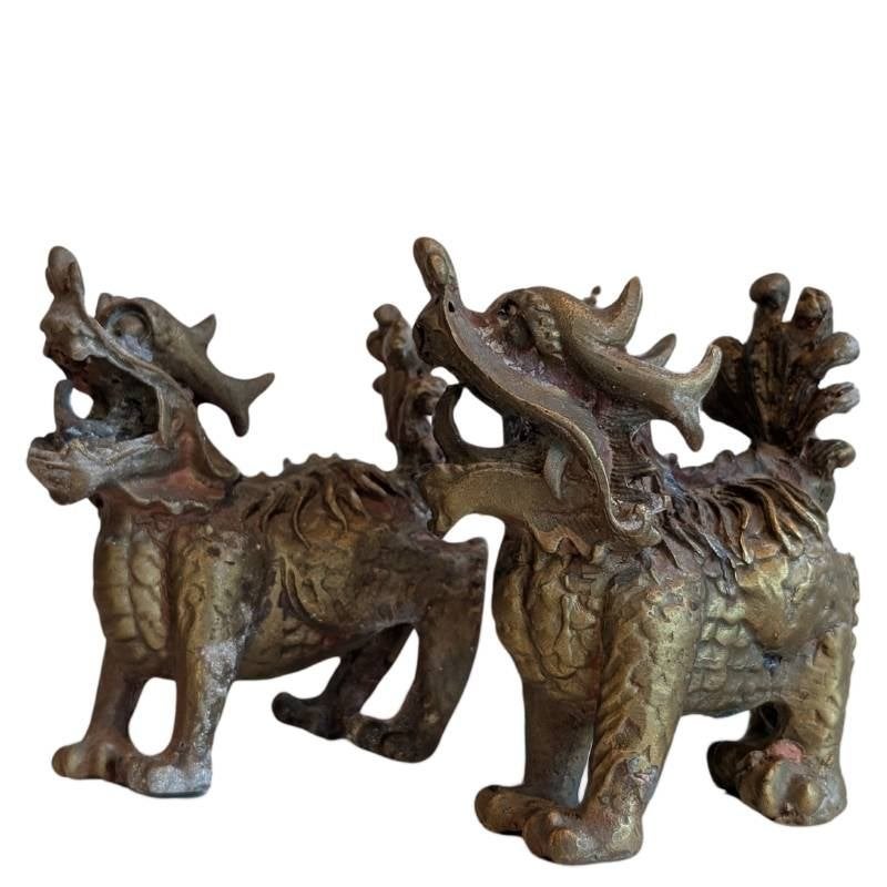 Set van twee Chinese bronzen Foo Dogs – lot 101, Gebruikt, 12 cm, Ophalen of Verzenden, Goud
