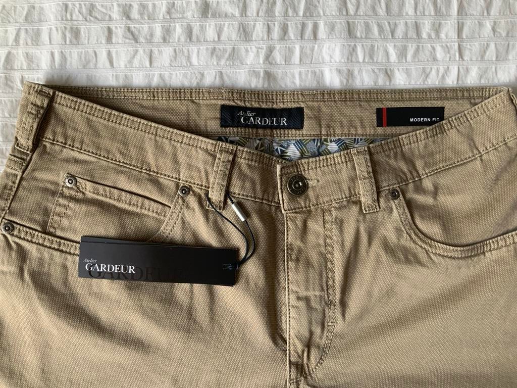Nieuwe Gardeur Modern Fit Chino Broek - Beige 34/34, Kleding | Heren, Broeken en Pantalons, Ophalen of Verzenden, Nieuw, Maat 48/50 (M)