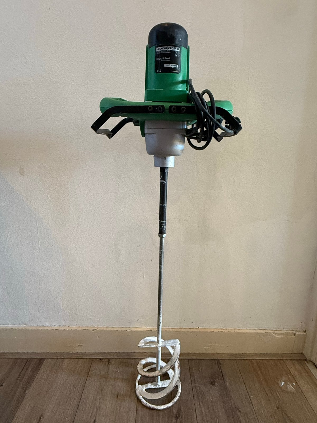 Hitachi UM 16VST Betonmixer / Verfmenger 1500W, Doe-het-zelf en Verbouw, Ophalen of Verzenden, Gebruikt