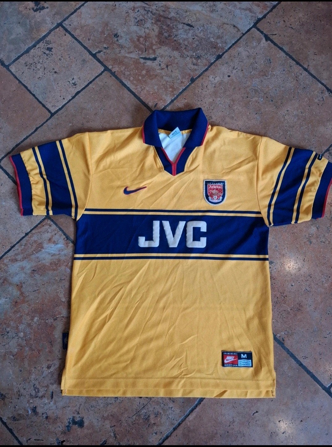 Uniek Arsenal uit t shirt!, Maat 48/50 (M), Geel, Nike, Ophalen of Verzenden