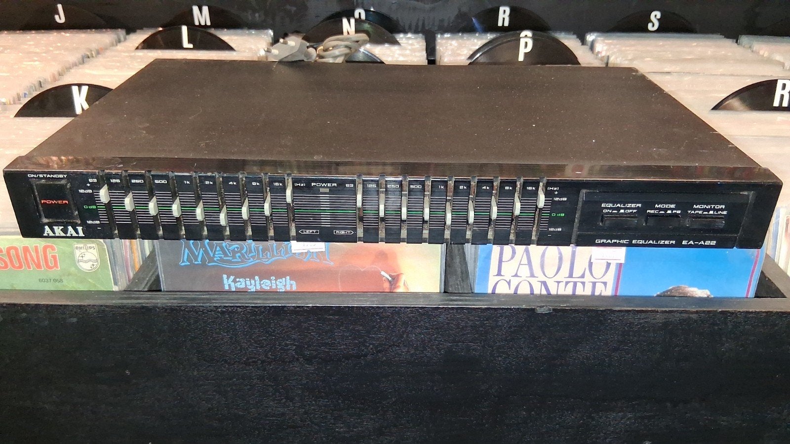 AKAI EQUALIZER, Ophalen
