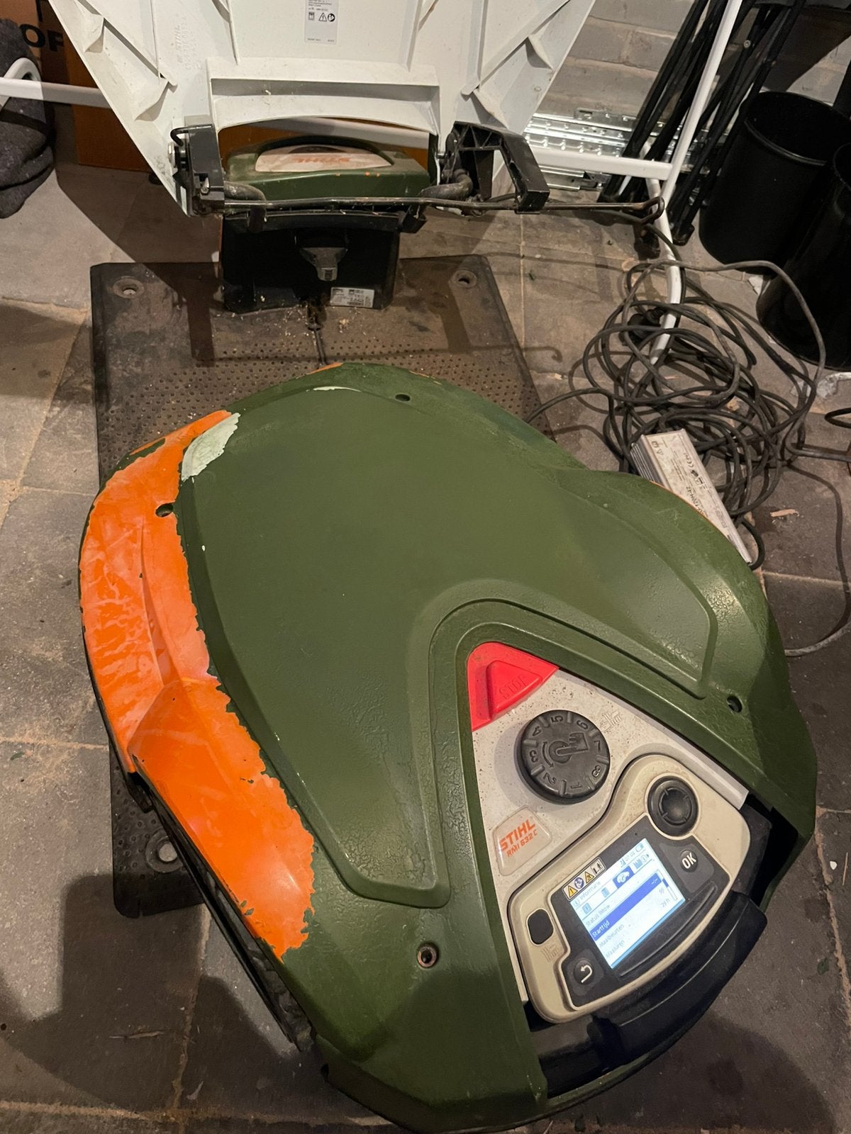 Stihl RMI 632C iMow Robot maaier - 1 week oud., Ophalen of Verzenden, Zo goed als nieuw, Meer dan 25 cm