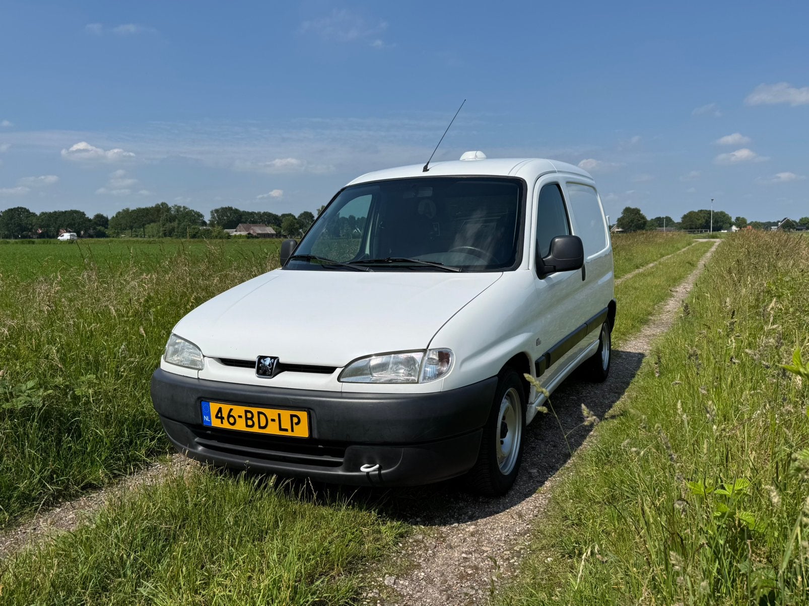 Peugeot Partner 170C 1.9D met nieuwe APK, Voorwielaandrijving, Stof, Zwart, 4 cilinders