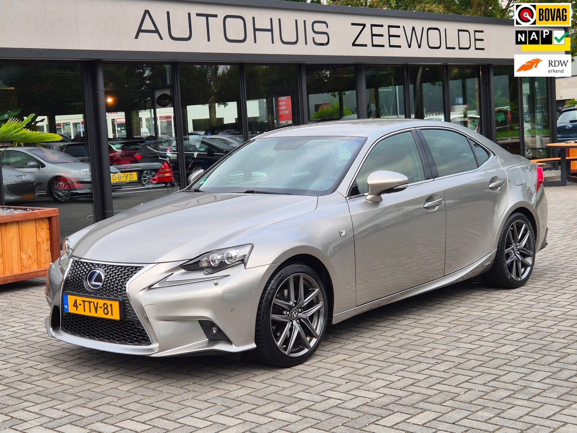 Lexus IS 300h F Sport I Leder I Led I 1e eig I NAP!, Auto's, Euro 5, Achterwielaandrijving, Gebruikt, 750 kg