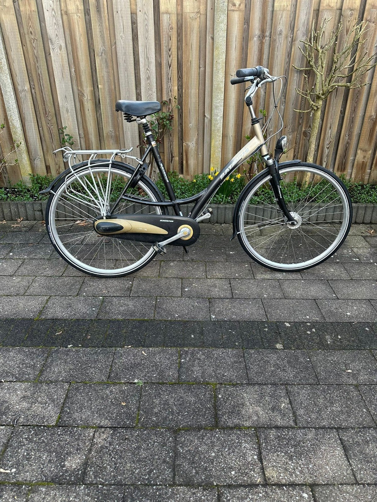 Batavus met axa slot en versnelling, Fietsen en Brommers, Fietsen | Dames | Damesfietsen, Ophalen of Verzenden, Gebruikt, Batavus