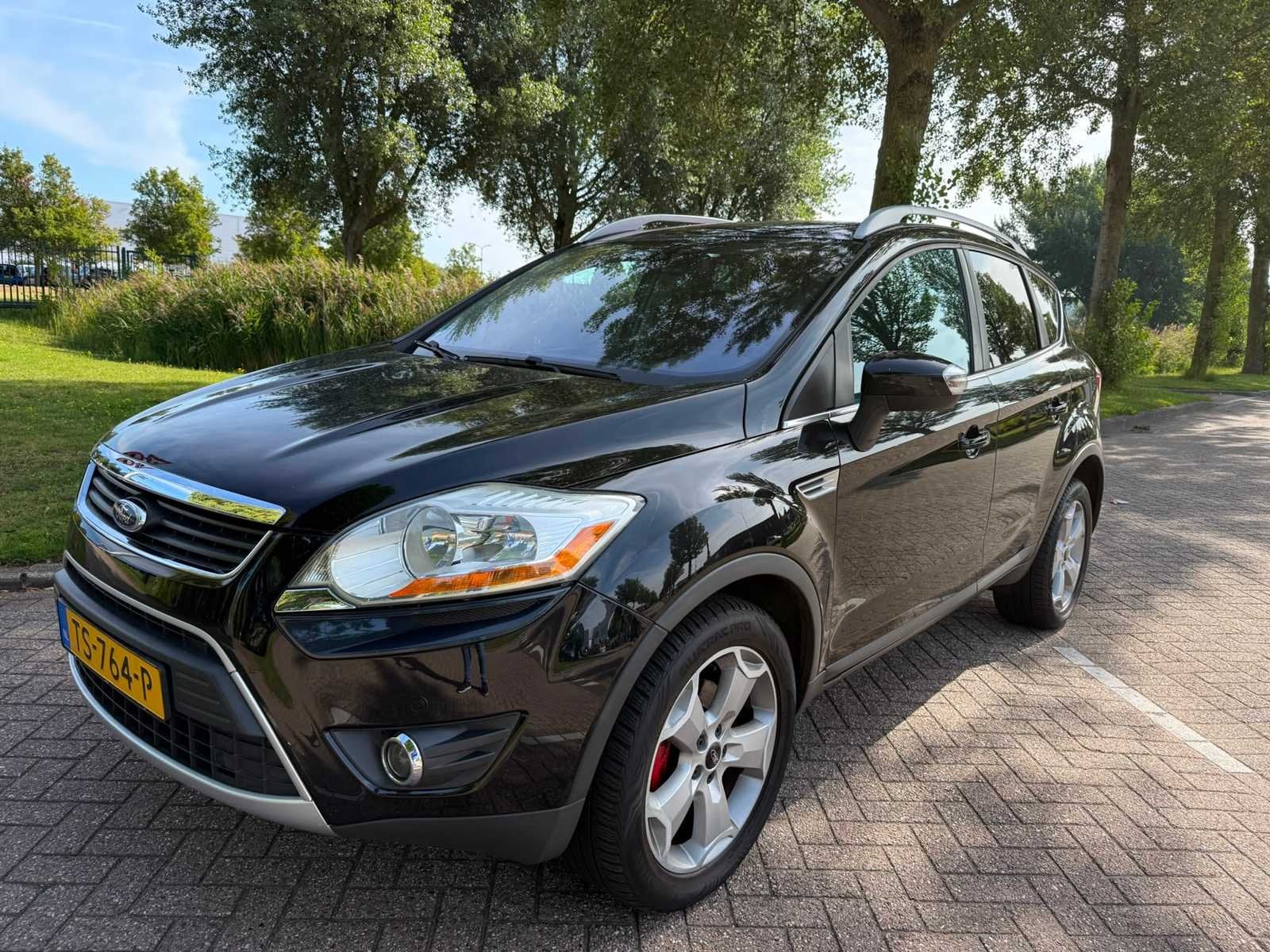 Ford Kuga 2.5 20V Titanium automaat, TS-764-P, Auto's, Euro 5, Gebruikt, Zwart, Bedrijf