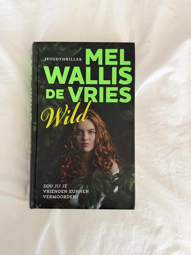 Fake en Wild boeken van Carry Slee en Mel Wallis de Vries, Ophalen of Verzenden, Zo goed als nieuw, Nederland