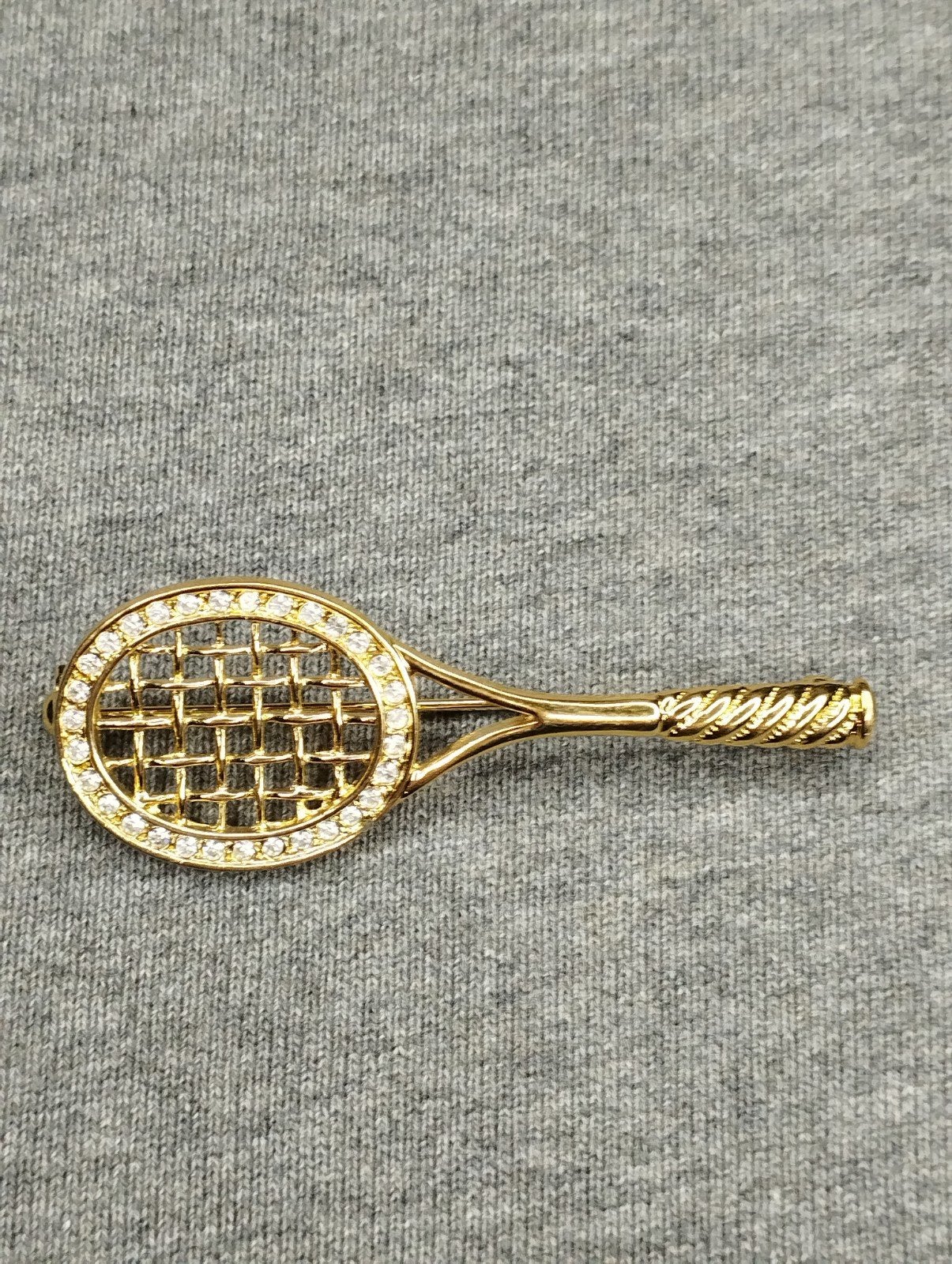 Een prachtige vintage tennisracketbroche., Sieraden, Tassen en Uiterlijk, Ophalen of Verzenden, Zo goed als nieuw, Zilver, Overige materialen