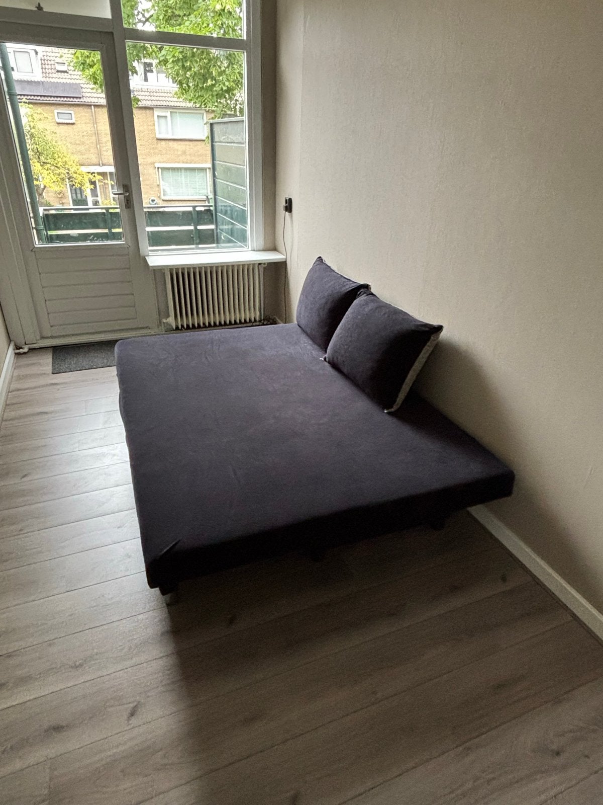 Slaapbank - gratis op te halen vanwege verhuizing, Ophalen, Gebruikt, Tweepersoons, Zwart