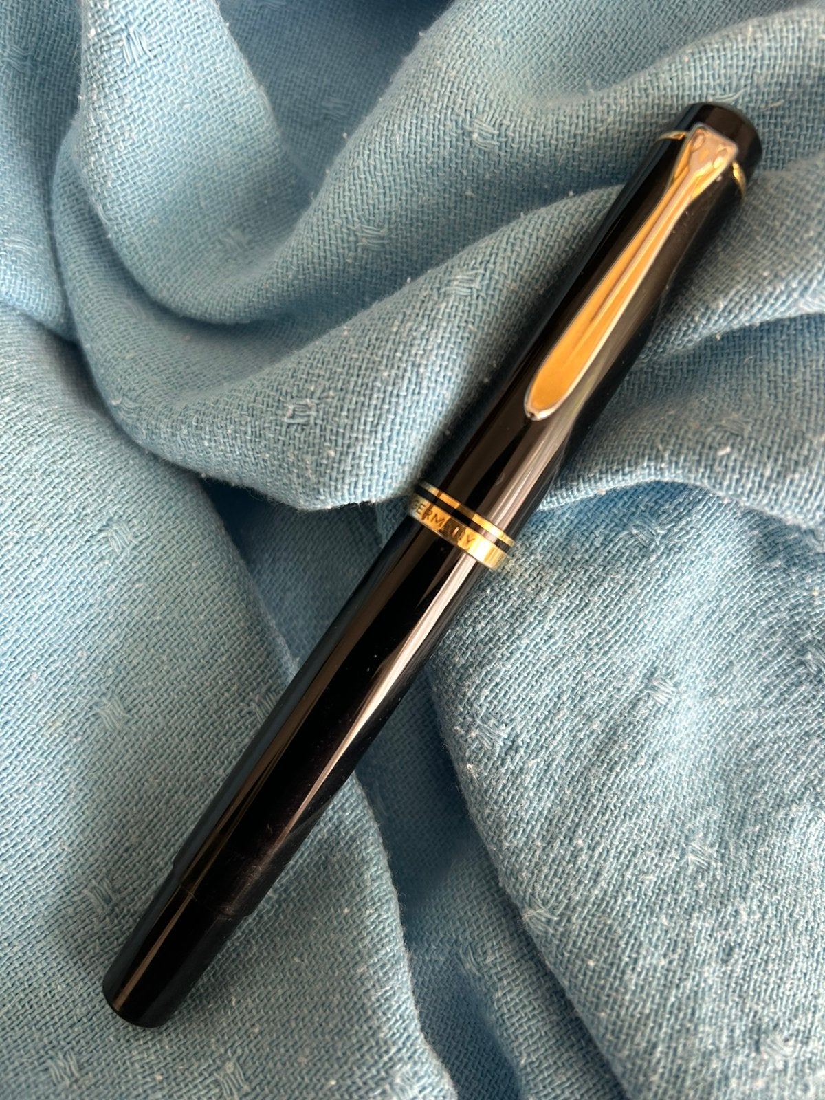 Pelikan M150 Vulpen Zwart Zuigermechaniek Onbeschadigd, Verzamelen, Pennenverzamelingen, Ophalen of Verzenden, Gebruikt, Vulpen