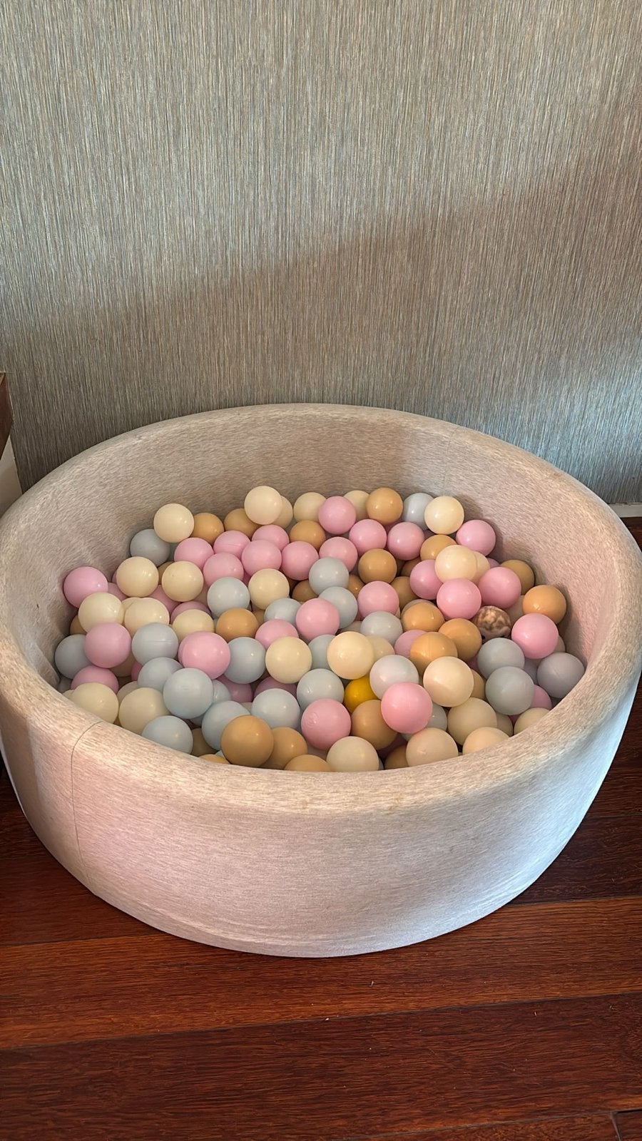 Ballenbak met pastelkleurige ballen, Ophalen, Zo goed als nieuw, Jongen of Meisje