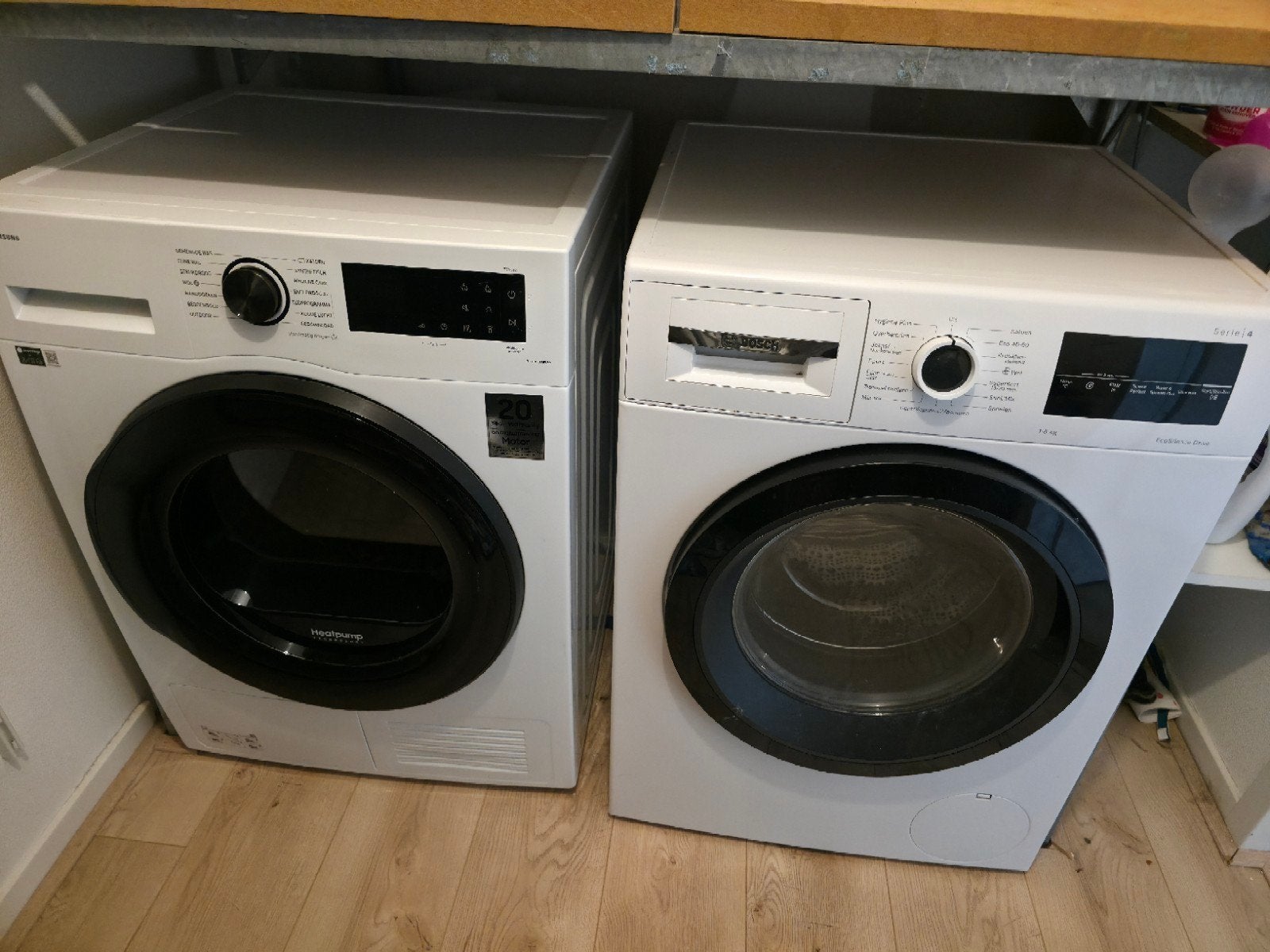 Foto 2 van Samsung warmtepompdroger en Bosch wasmachine