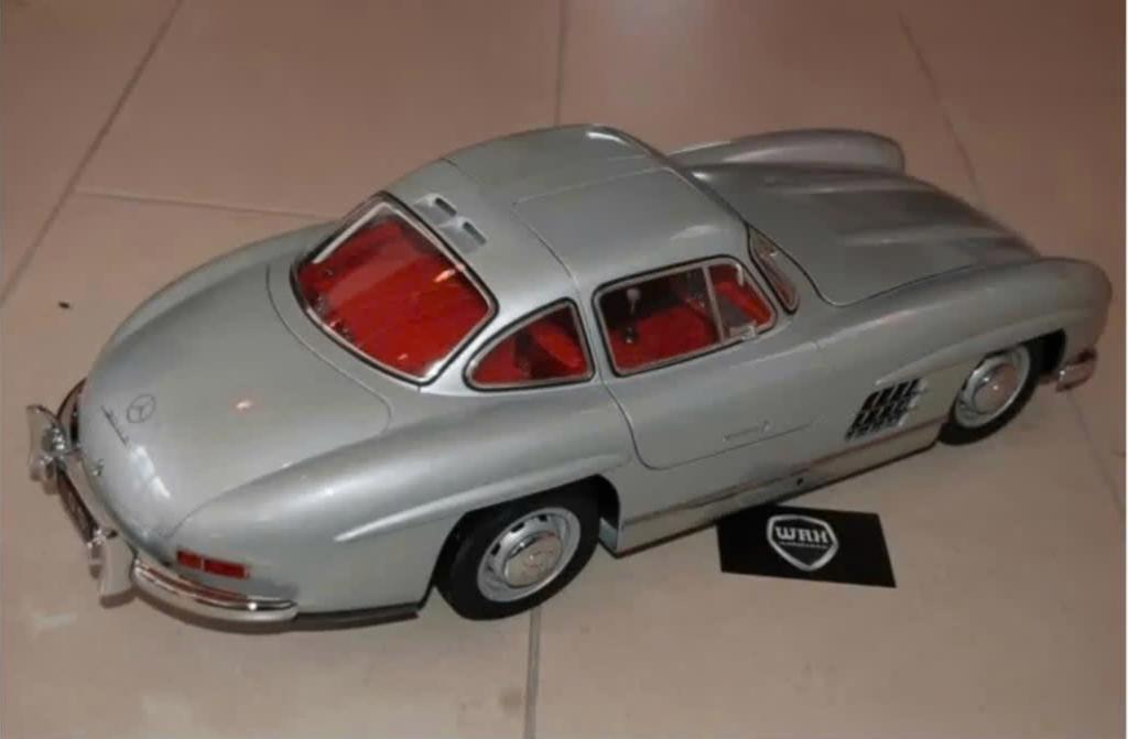 SALE ! 1:8 MERCEDES 300 SL GULLWING silver/red Eaglemoss WRH, Hobby en Vrije tijd, Modelauto's | 1:5 tot 1:12, Ophalen, Zo goed als nieuw