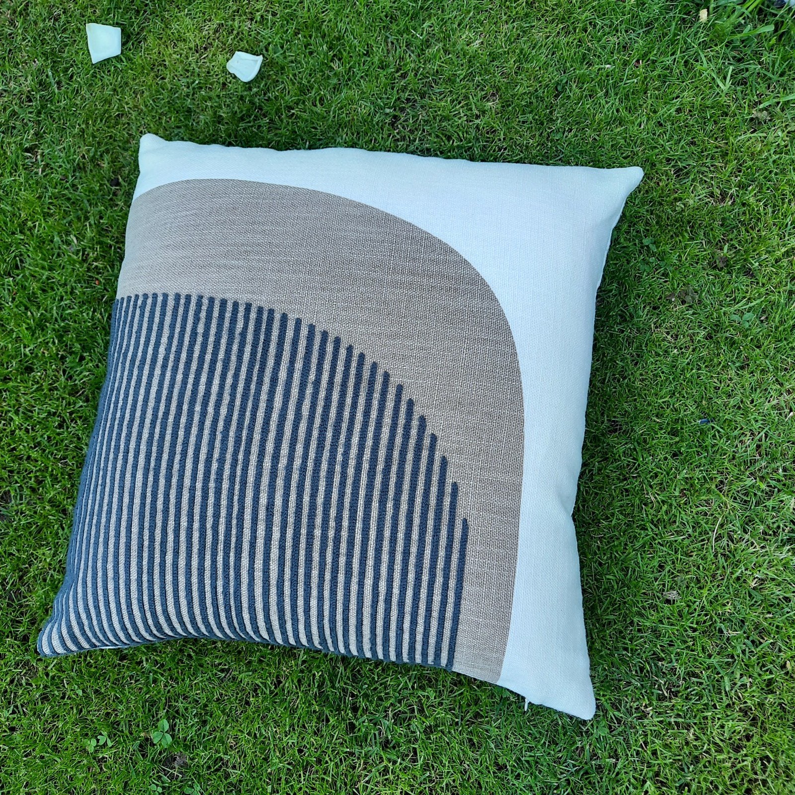 Kussen in mooie naturel kleuren, Huis en Inrichting, Woonaccessoires | Kussens, Ophalen of Verzenden, Nieuw, Bruin, Vierkant