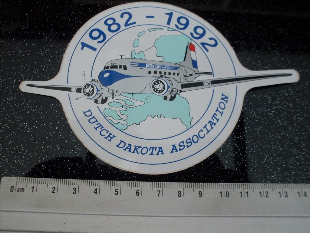 2x sticker dutch dakota association logo embleem vliegtuig, Verzenden, Zo goed als nieuw, Bedrijf of Vereniging