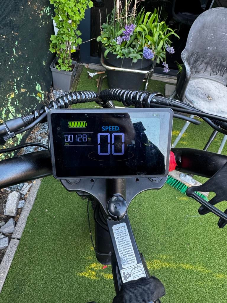 Stoere E-bike met dikke banden en dubbel zadel, Zo goed als nieuw, 51 tot 55 cm, 50 km per accu of meer, Ophalen