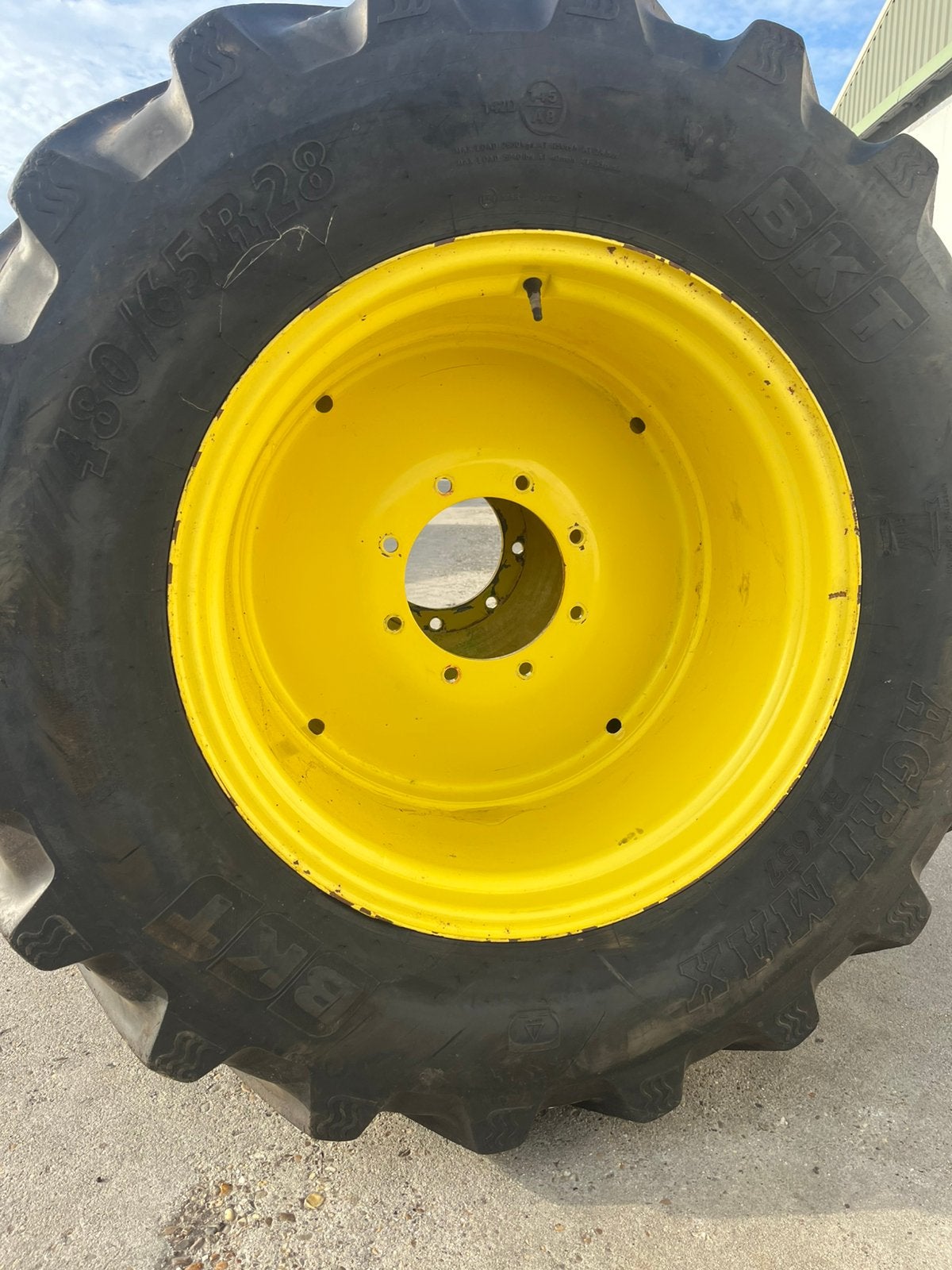 BKT 480/65R28 incl velg, Ophalen of Verzenden