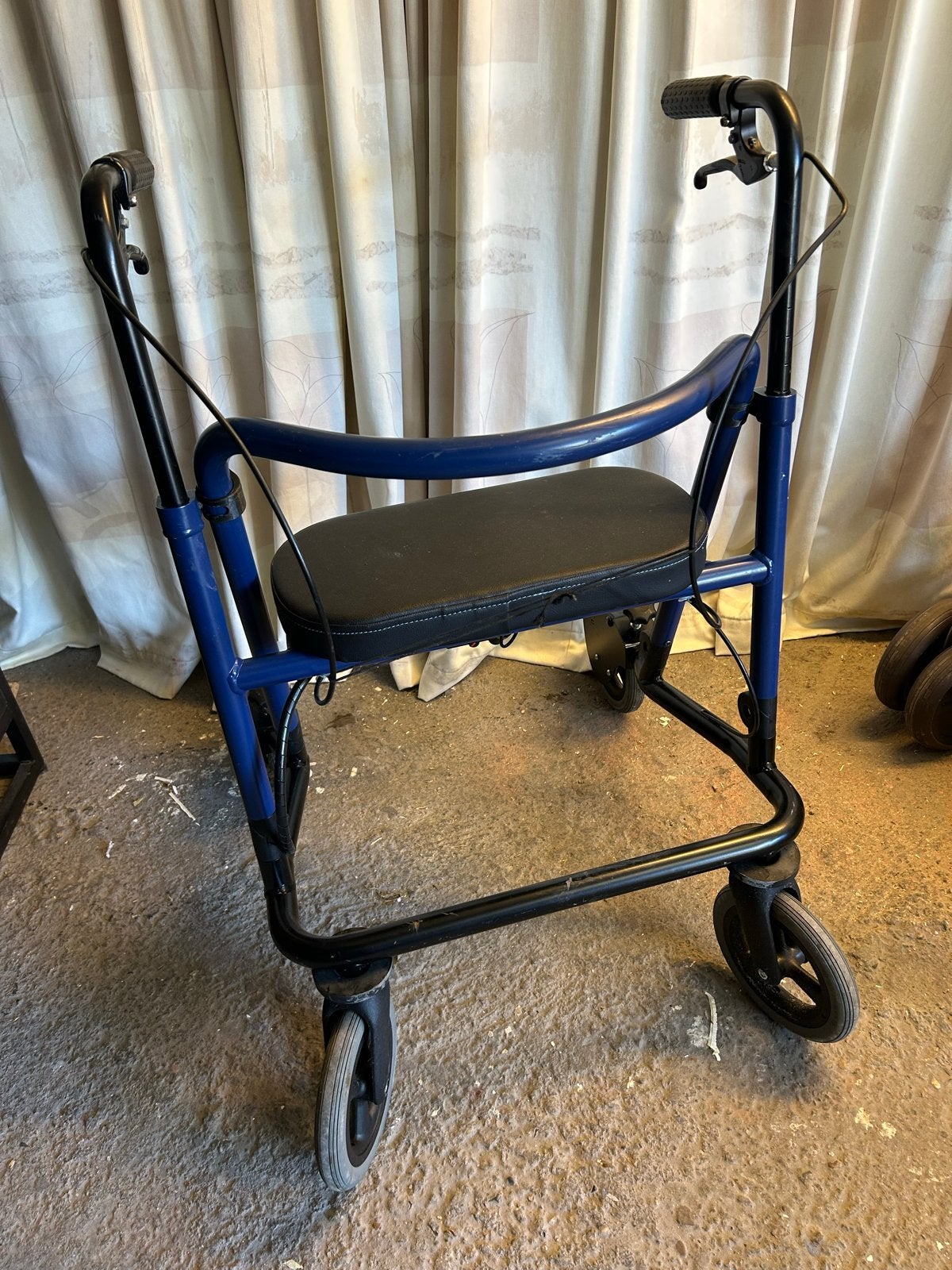 Stevige rollator, Diversen, Ophalen, Opvouwbaar, Zo goed als nieuw