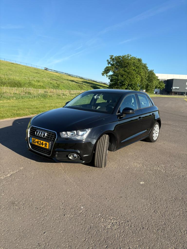 Audi A1 1.2 Tfsi 63KW SB 2012 Zwart, Auto's, Voorwielaandrijving, A1, 4 cilinders, 4 stoelen