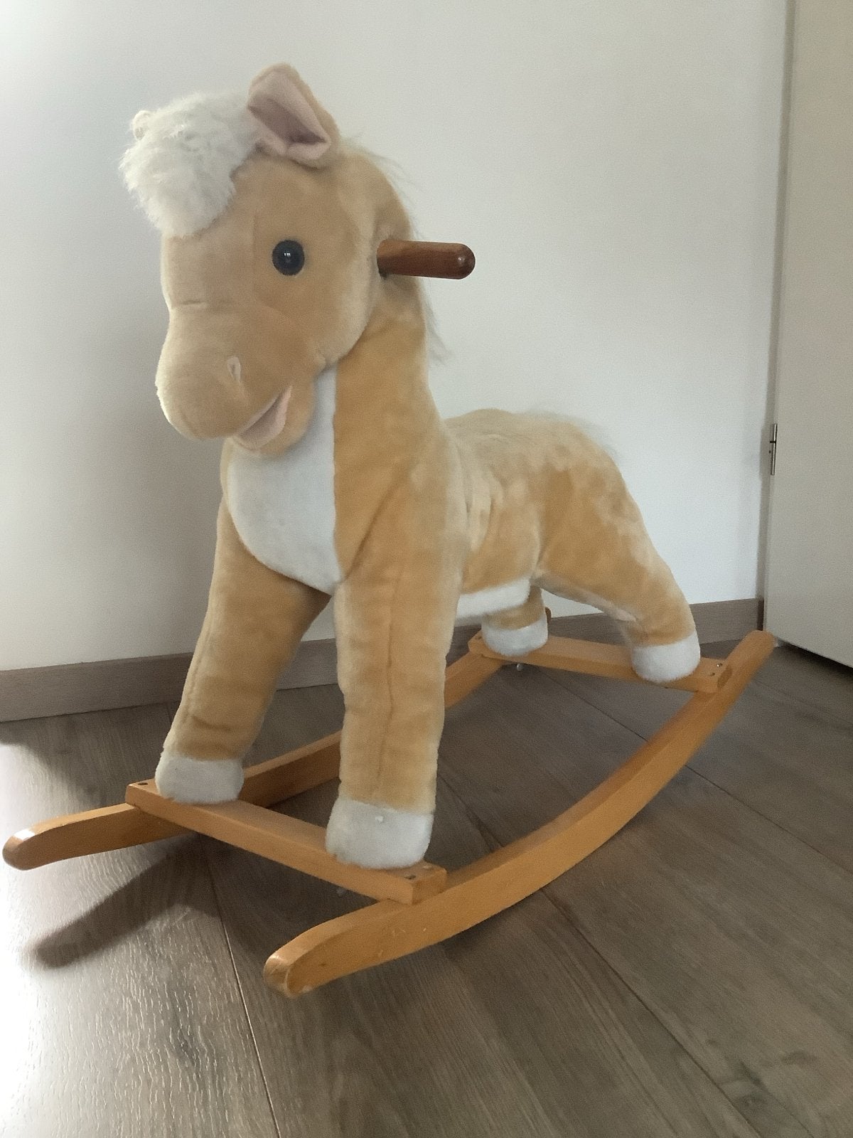 Schattig hobbelpaard voor uren speelplezier met geluid, Ophalen, Gebruikt, Jongen of Meisje