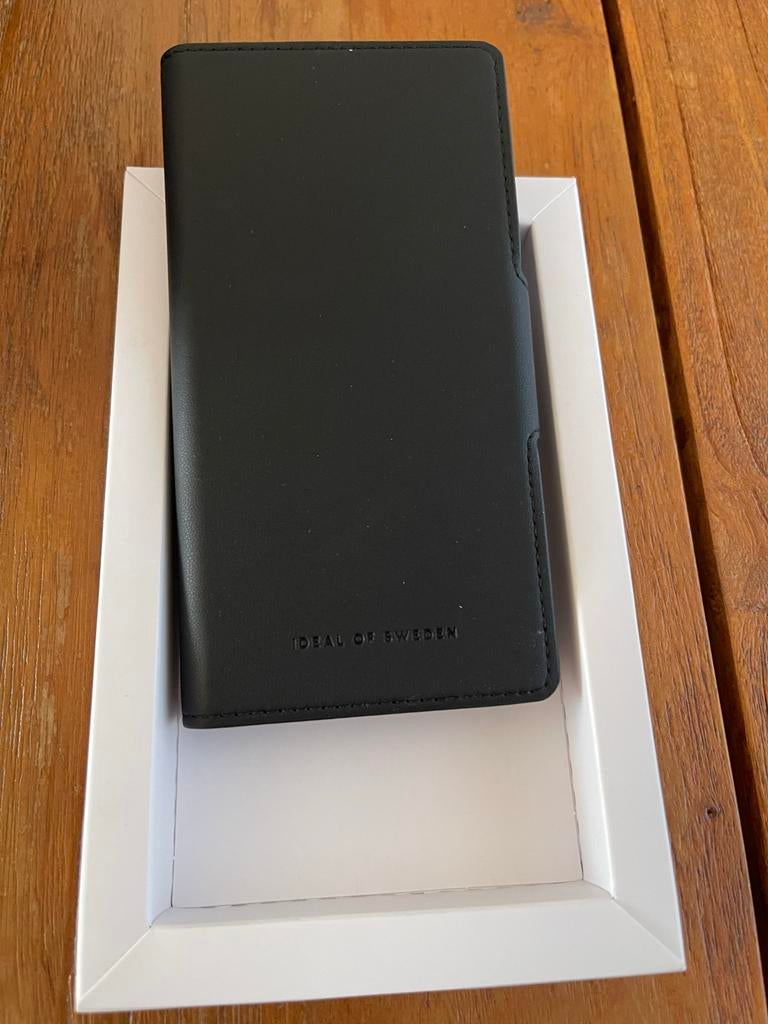 Nieuw Ideal of Sweden iPhone 14 Pro Hoesje - Intense Black, Pasjeshouder, Zwart, IPhone 14 Pro, Nieuw