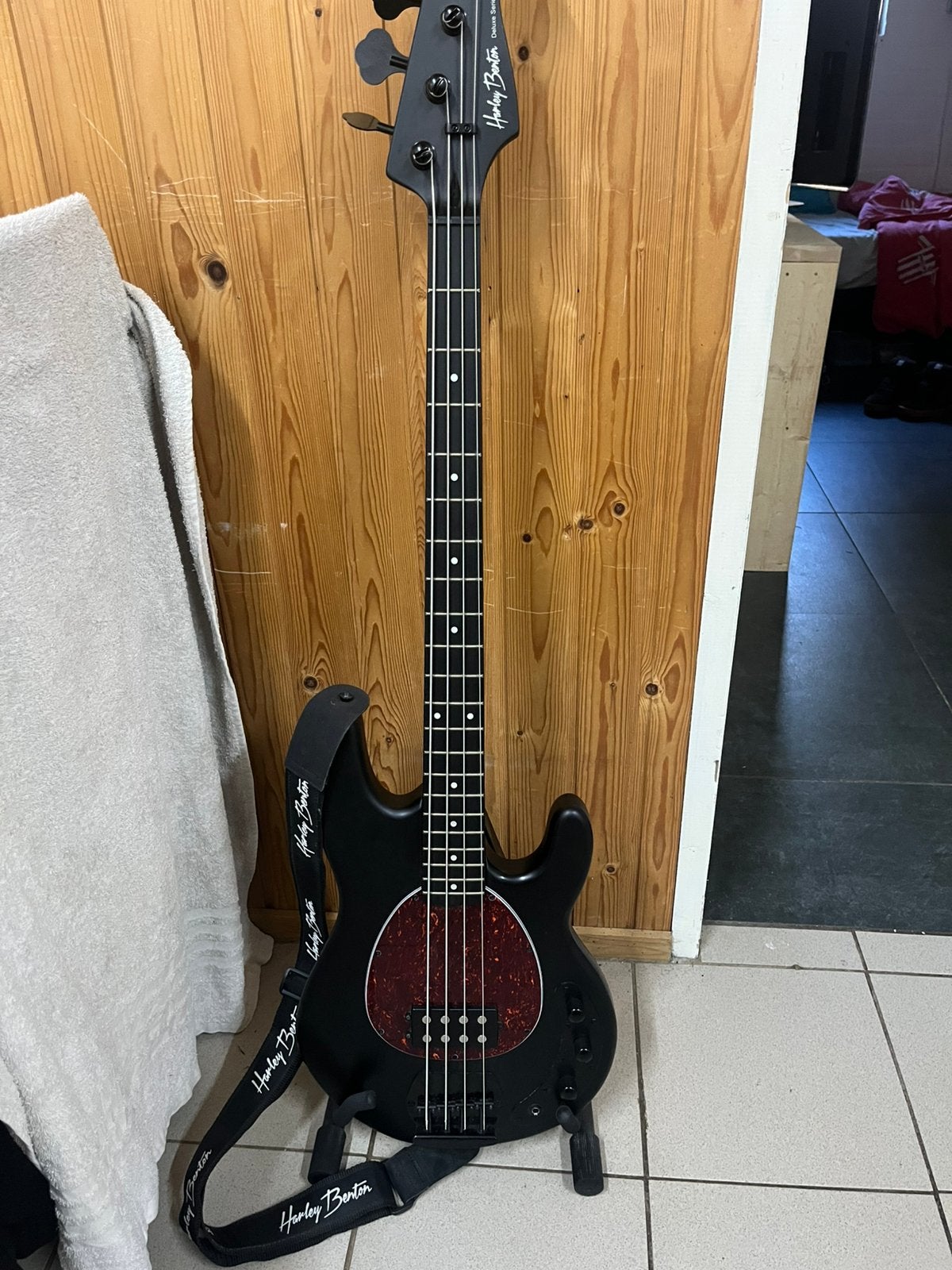 Beginner bas set (zonder amplifier en tas), Ophalen, Zo goed als nieuw, Elektrisch