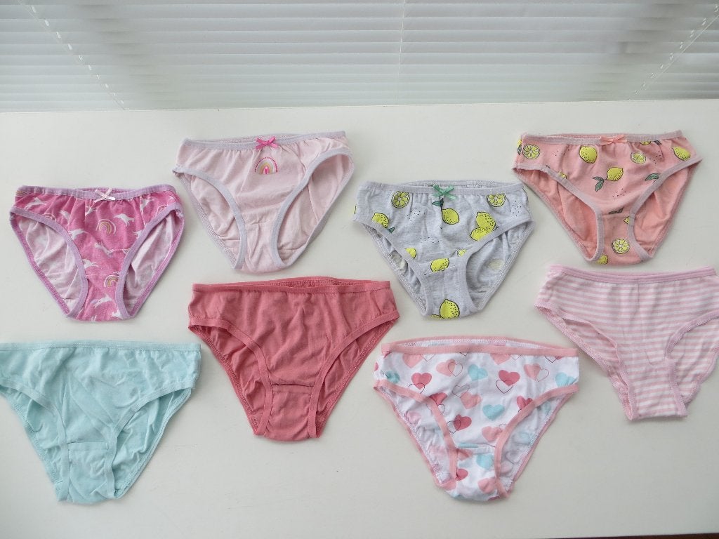 Ondergoed Meisje 8 Onderbroekjes Slip Hema Mt 110/116, Nacht- of Onderkleding, Meisje, Ophalen of Verzenden, Zo goed als nieuw
