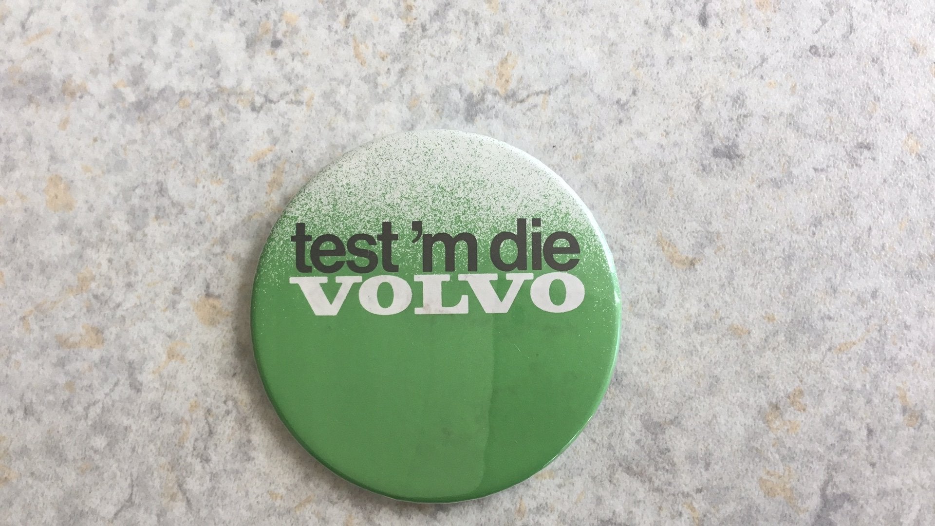 Button “test’m die Volvo”, Verzamelen, Ophalen of Verzenden, Nieuw, Overige onderwerpen