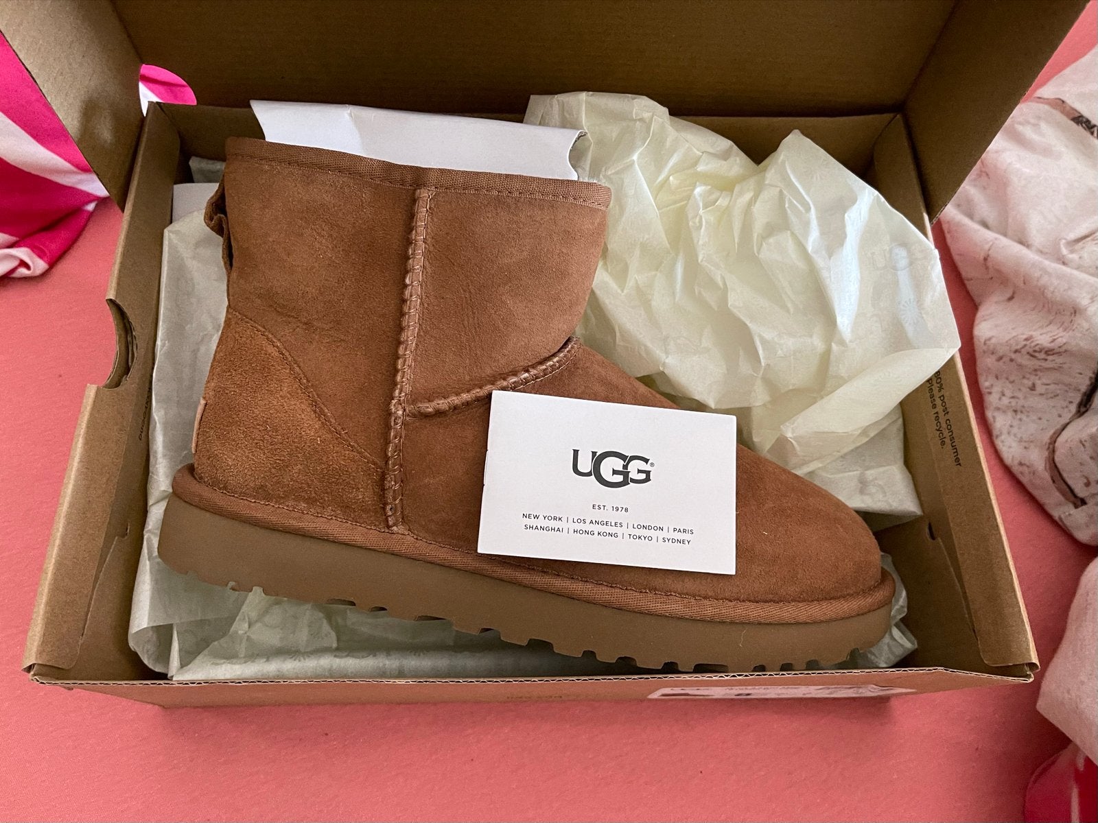 Nieuwe UGG laarzen maat 39, Ophalen of Verzenden, Nieuw, Bruin, Lage of Enkellaarzen