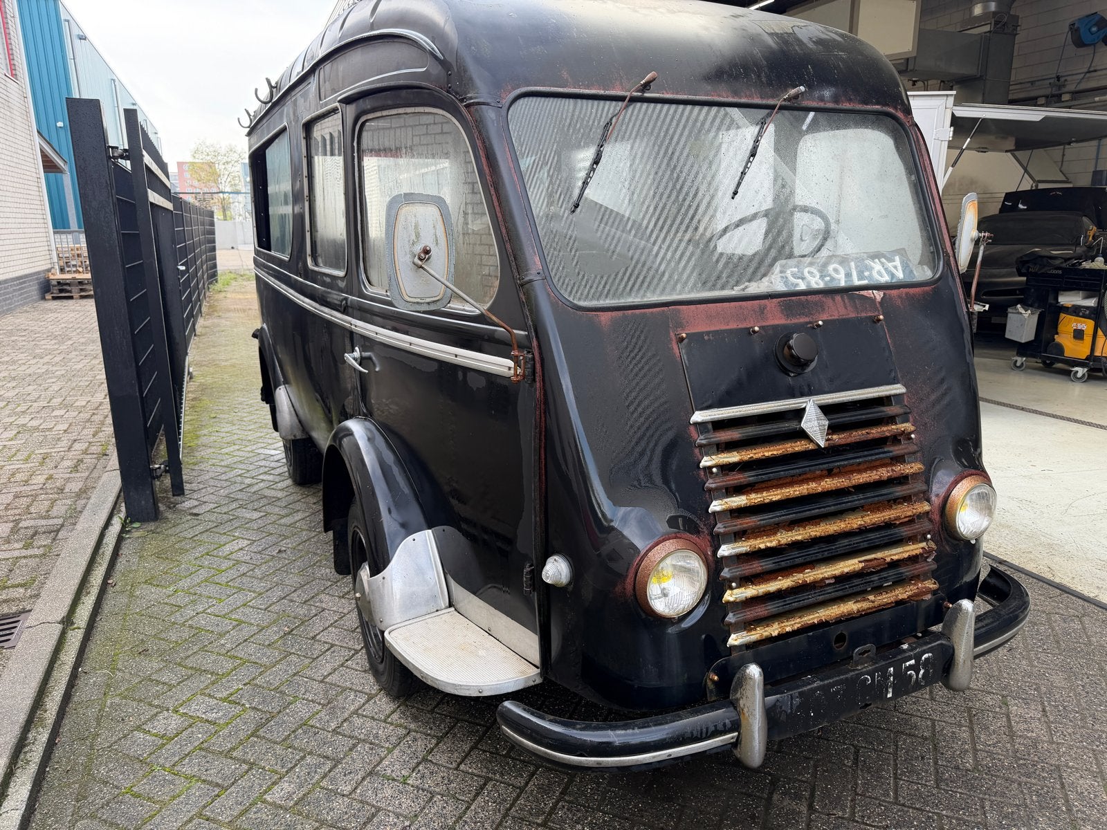 Renault goelette lijkwagen 1960, foto 2