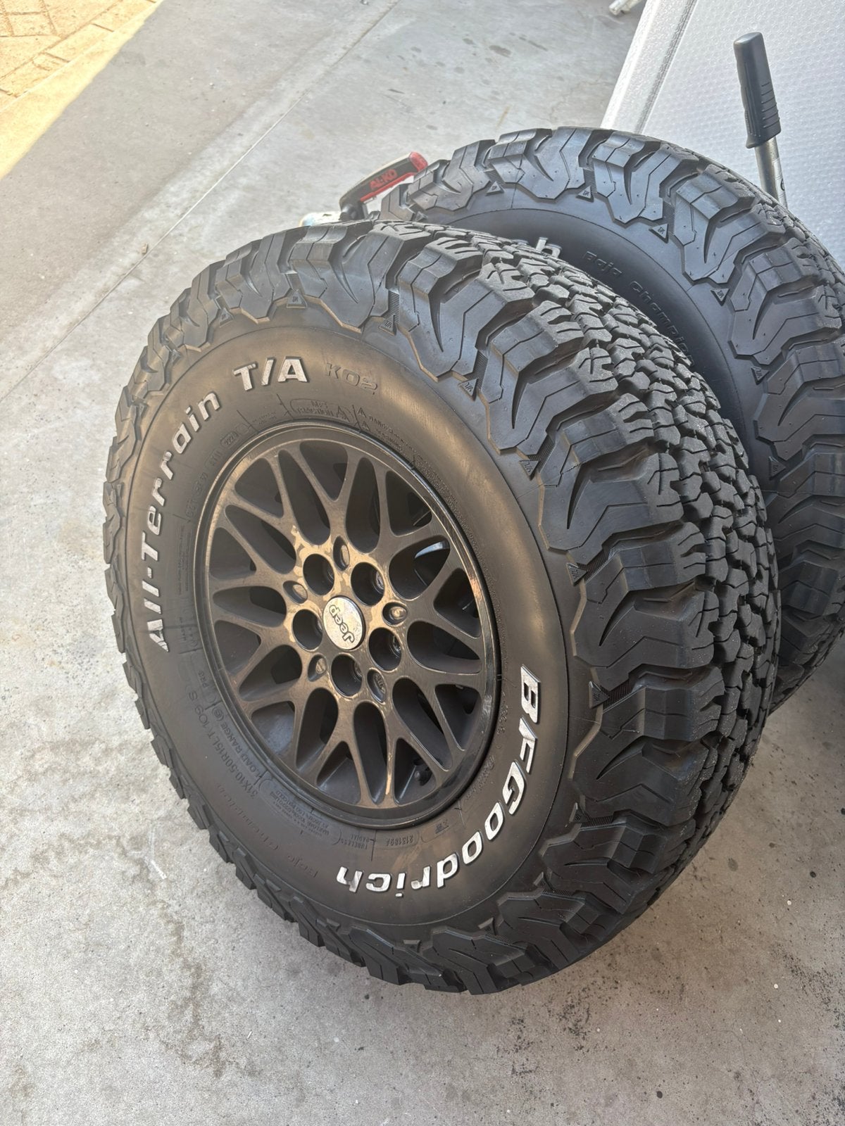 Nieuwe BF Goodrich AT K02 banden, 31x10.5 met velgen Jeep, Ophalen, Nieuw