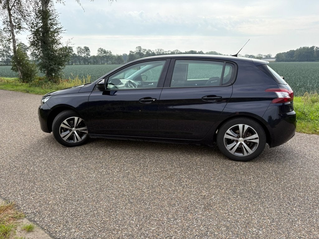 Foto 11 van Peugeot 308 1.2VTI / 60kW / 82pk  /5-D / 2013 Blauw
