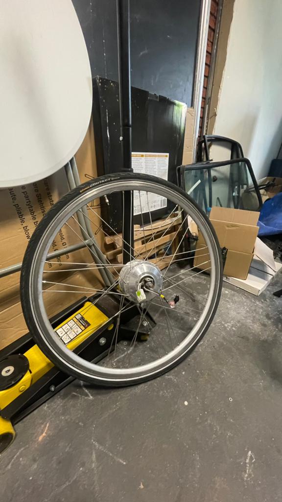Elektrische fiets voorwiel motor / naafmotor compleet wiel, Fietsen en Brommers, Fietsonderdelen, Ophalen, Zo goed als nieuw, Elektrische fiets