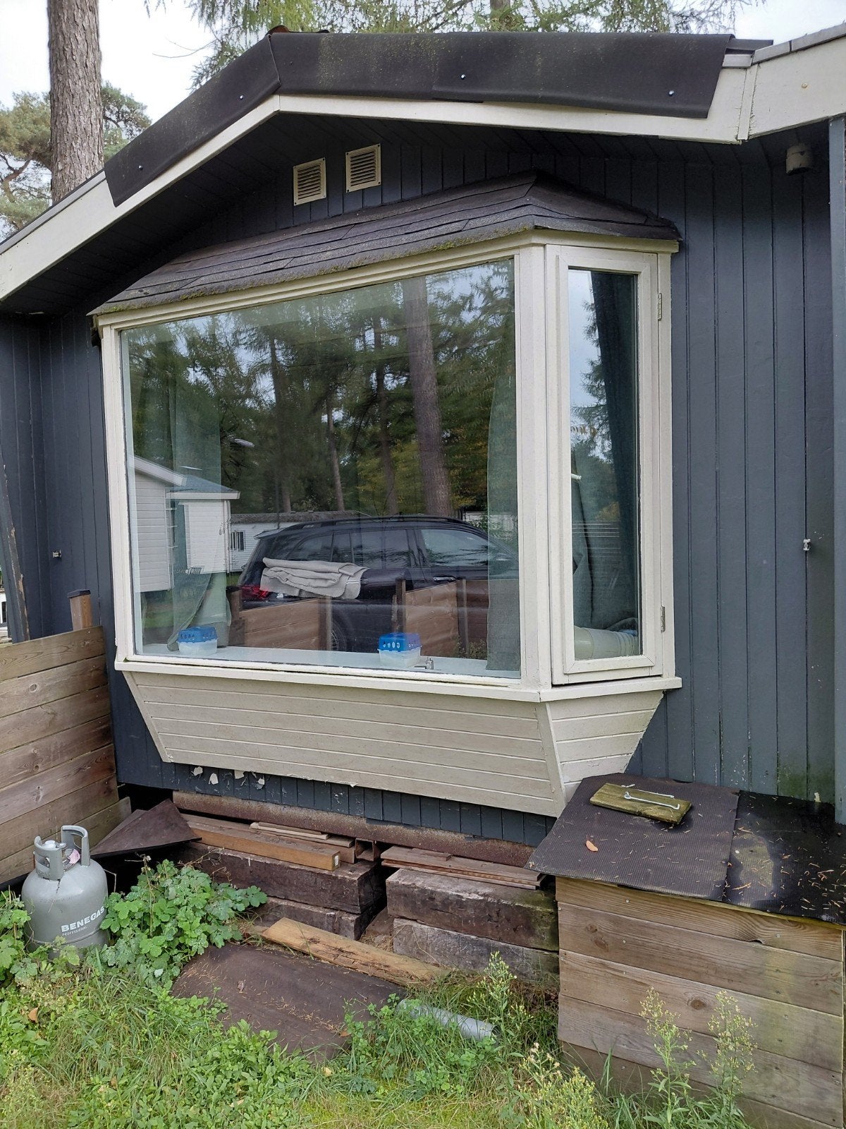 Houten Chalet, Tot en met 2