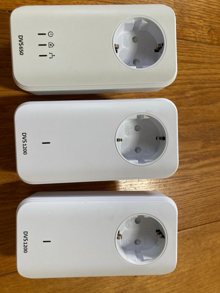 Devolo Powerline Adapters - 2x DVS1200, 1x DVS650, Computers en Software, Netwerk switches, Zo goed als nieuw, Ophalen