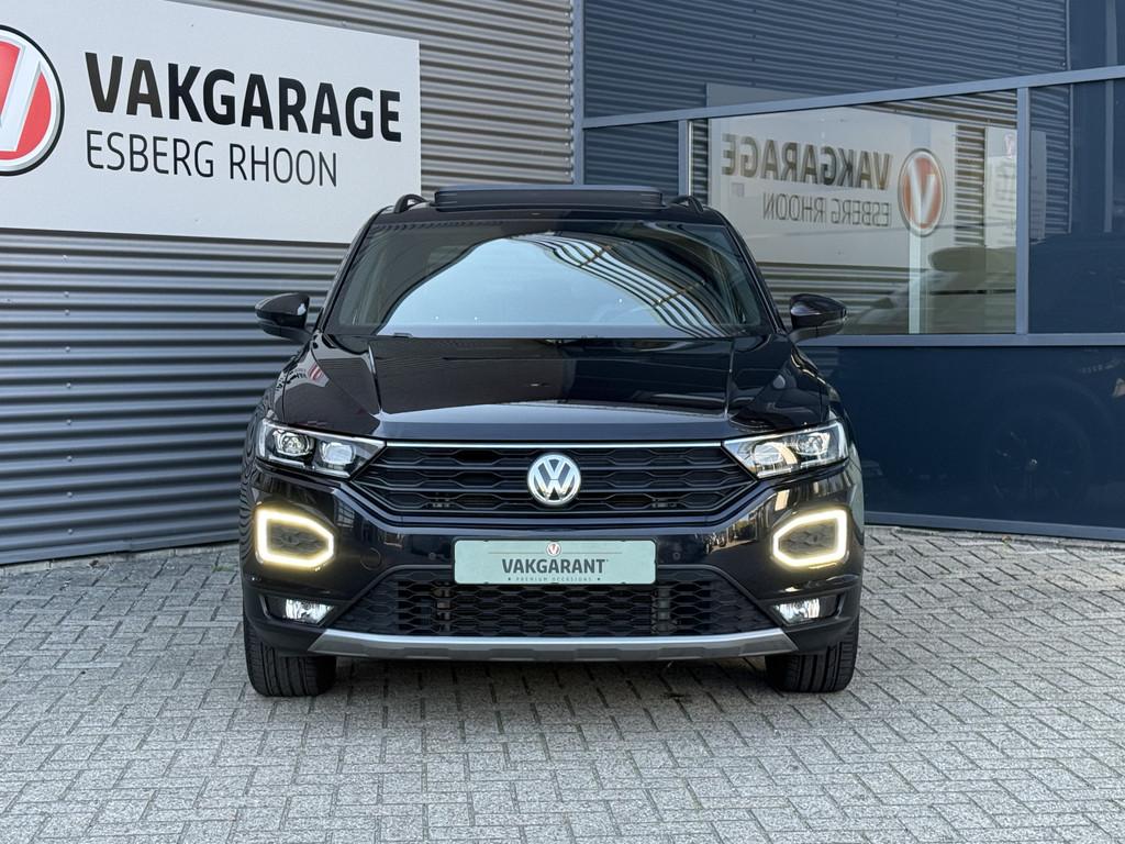 Volkswagen T-Roc 1.5 TSI Sport Black Style BLACKSTYLE,NAV/CA, 12 maanden, Stof, Zwart, 4 cilinders